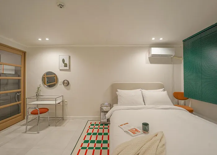 1min From Stn Free Luggage Storage Prime Location Couette-café *