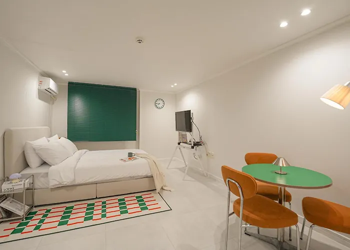 1min From Stn Free Luggage Storage Prime Location * Busan